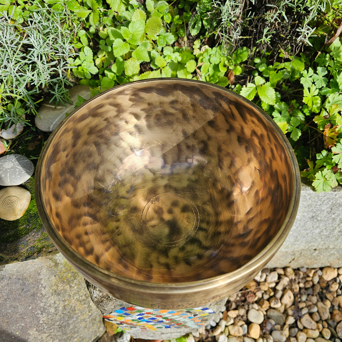 Full moon singing bowl ø 22 cm in A 432 Hz