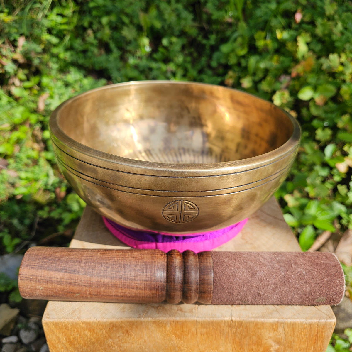 Full moon singing bowl ø 22 cm in C 432 Hz