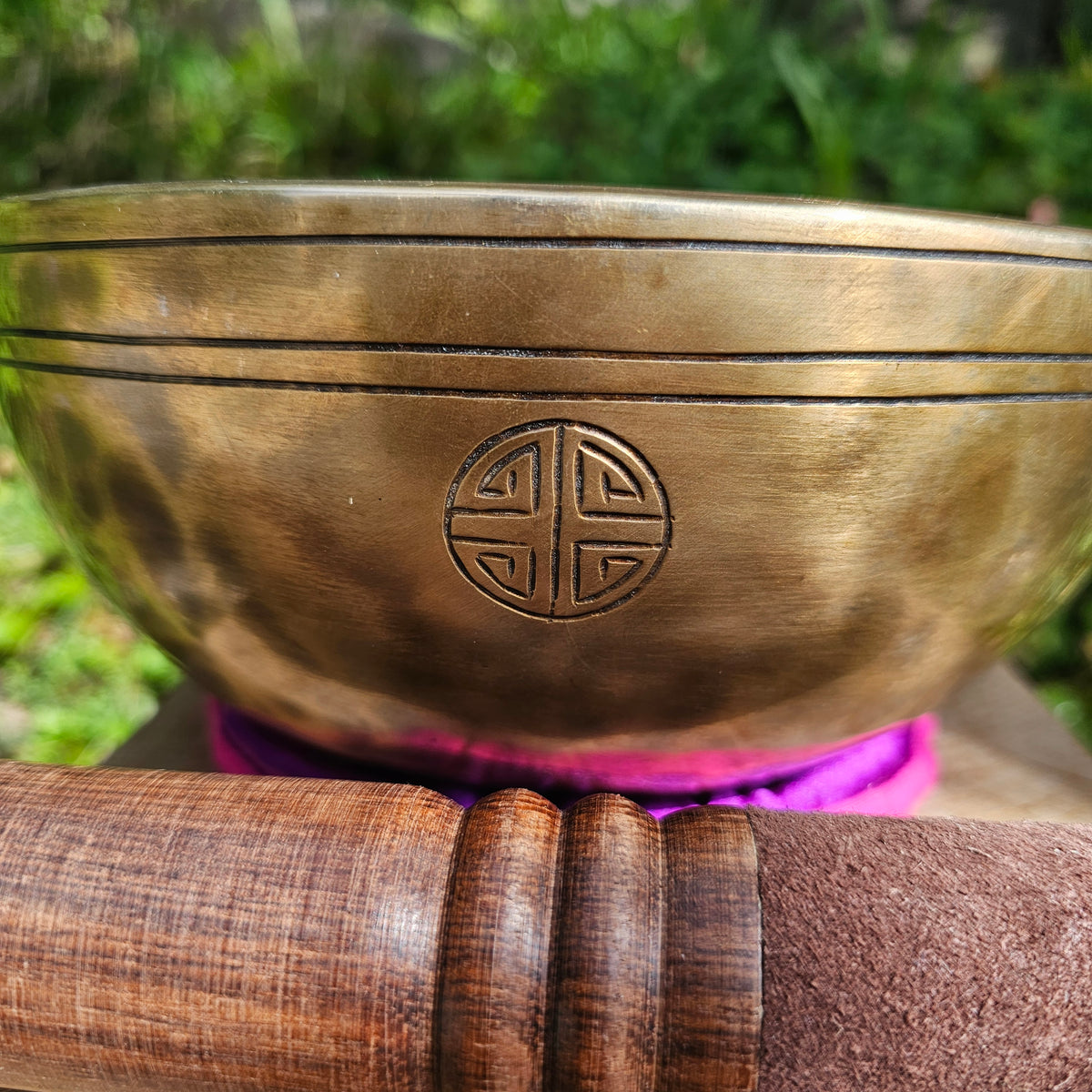 Full moon singing bowl ø 22 cm in C 432 Hz