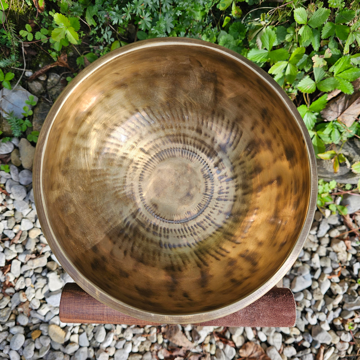 Full moon singing bowl ø 22 cm in C 432 Hz