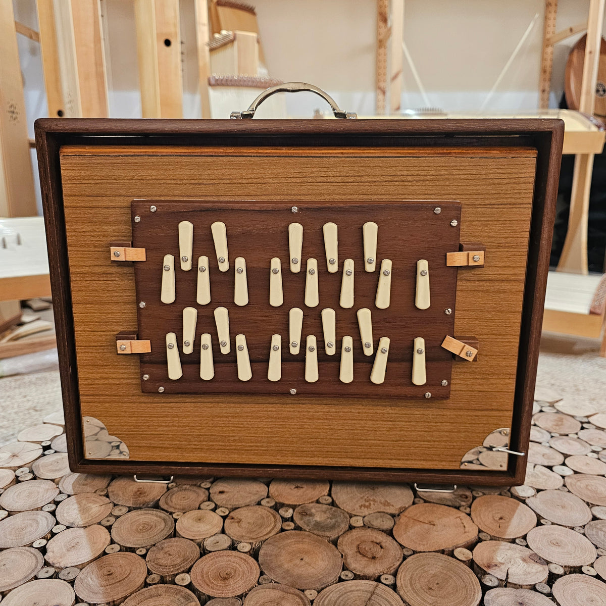 Shruti Box 2 octaves in C large - 440 Hz