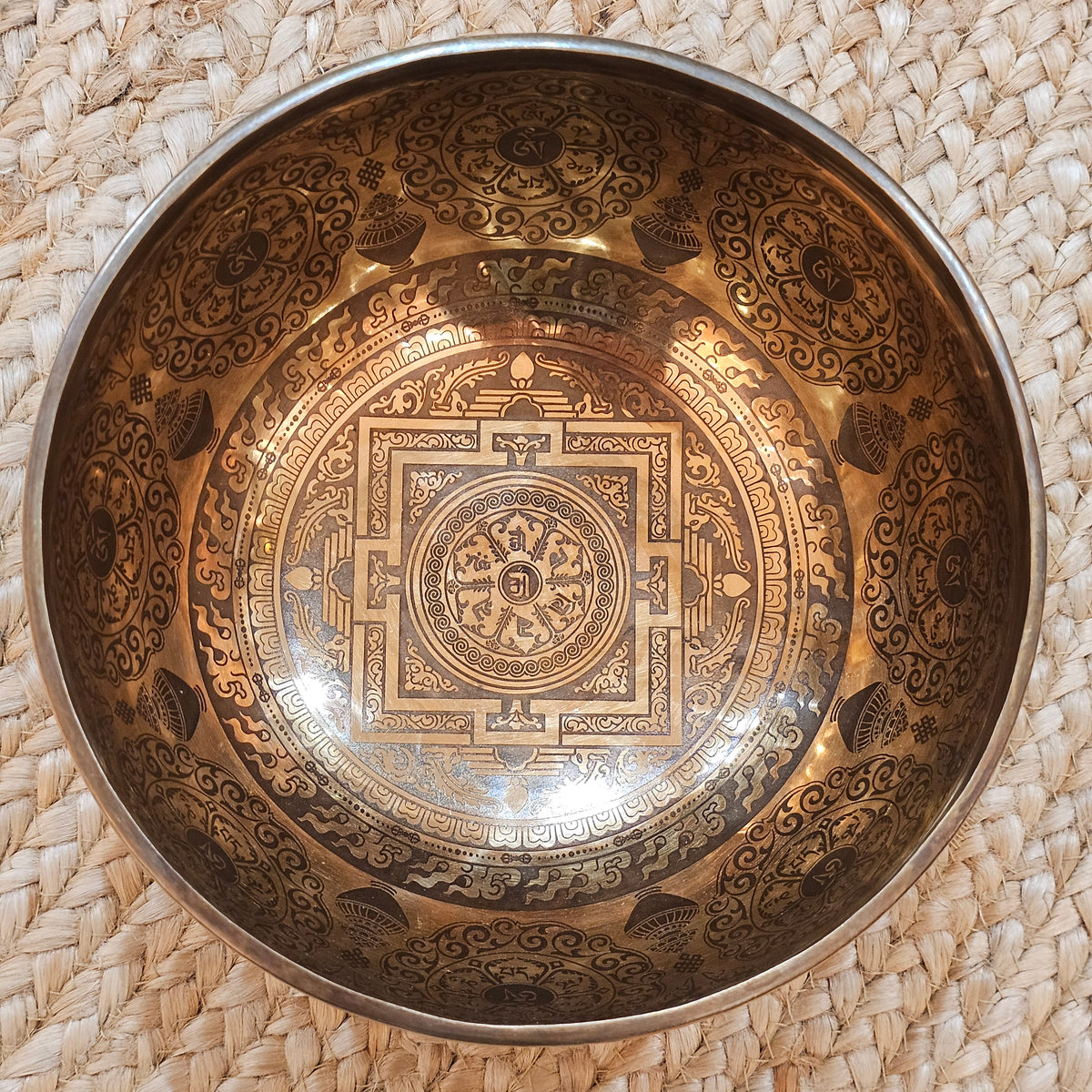 Sri Yantra singing bowl - ø 20 cm