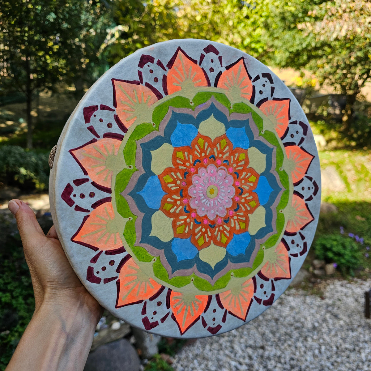 Vegane Buffalo Drum ø 30 cm mit Schlägel - Blumen Mandala | Schamanentrommel | Perkussion &amp; Trommel | Dunum.ch