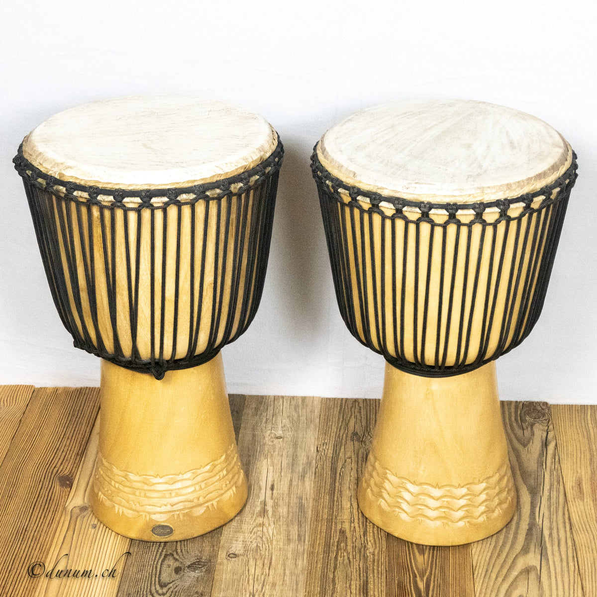 Djembé aus Guinea Ø 30 cm, H 60 cm | Perkussion | Djembé, Bongo und Darbuka | Dunum.ch