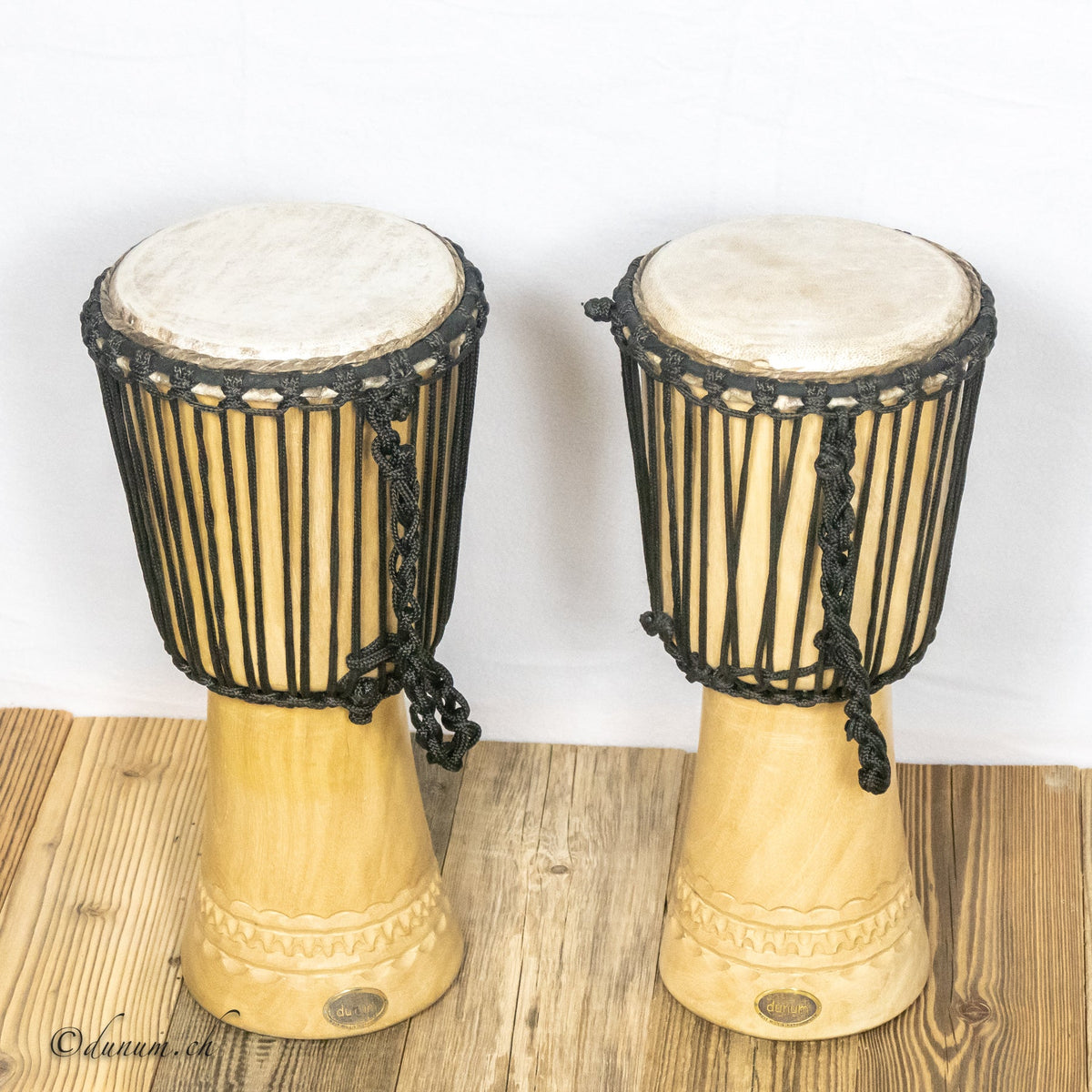 Kleine Djembé aus Guinea Ø 20 cm, H 45 cm | Perkussion | Djembé, Bongo und Darbuka | Dunum.ch